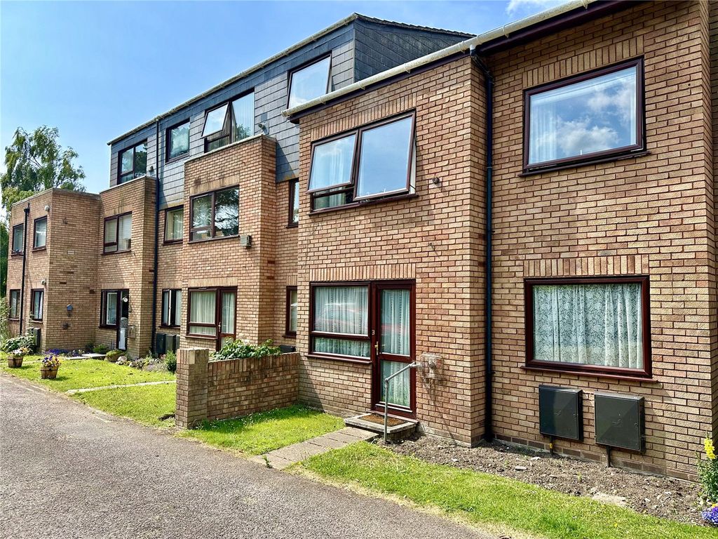 1 bed flat for sale in Milford Road, Pennington, Lymington, Hampshire
