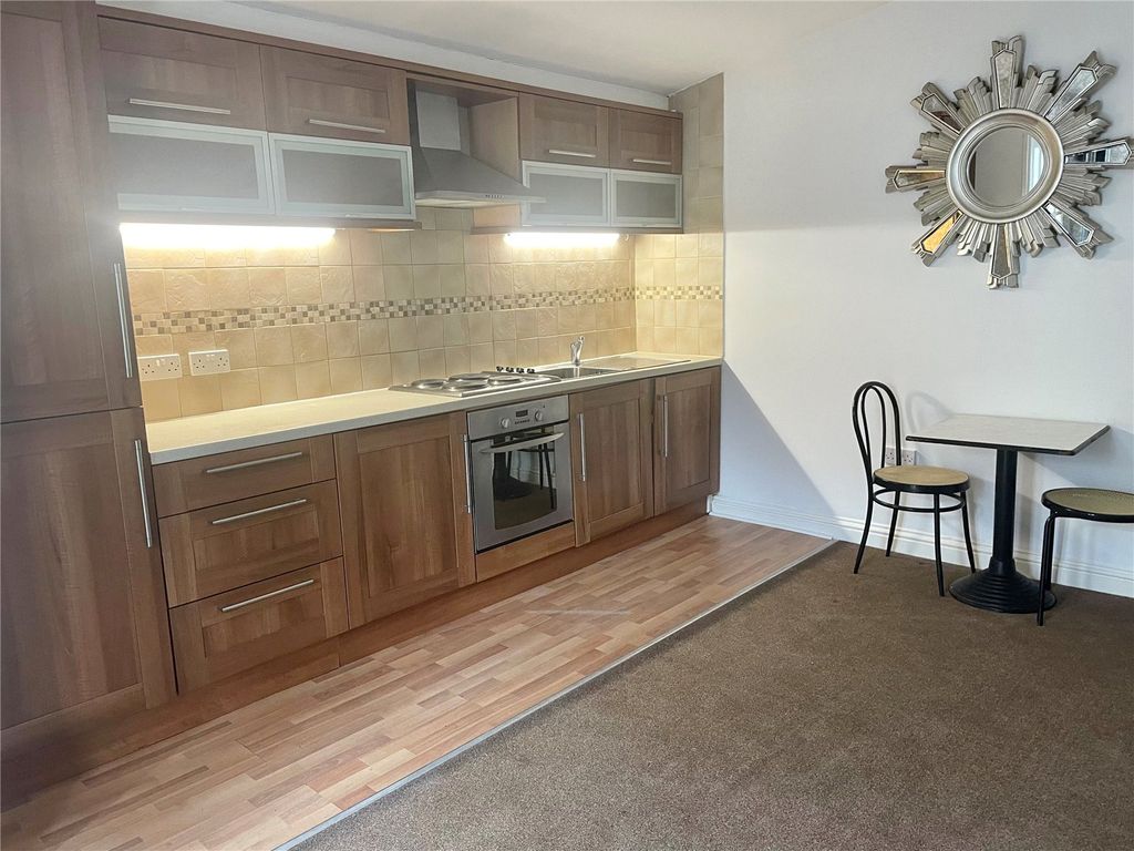 2 bed flat for sale in Gladys Avenue, Portsmouth, Hampshire PO2 Zoopla