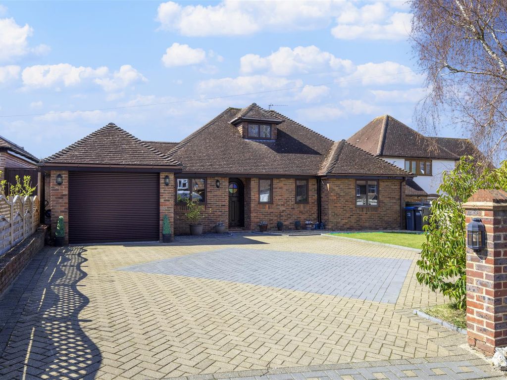 3 bed property for sale in Woodplace Lane, Coulsdon CR5, £799,950 Zoopla