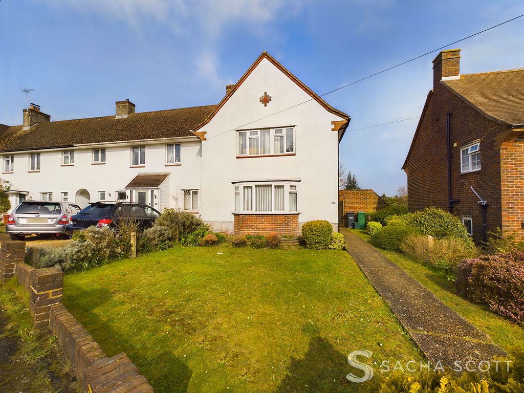 3 bed end terrace house for sale in Parsonsfield Road, Banstead SM7