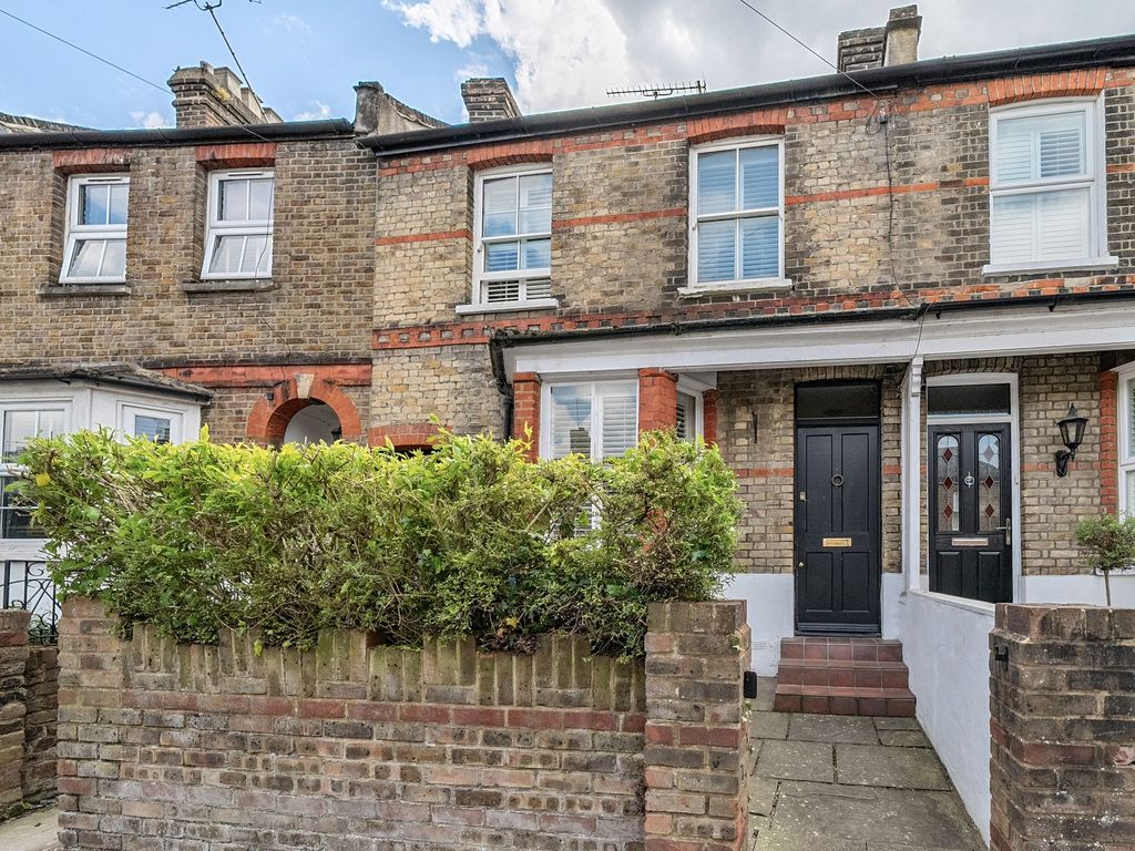 3 bed terraced house for sale in Oxford Road, Windsor SL4, £630,000