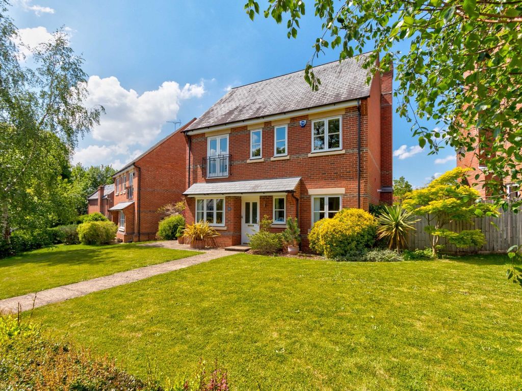4 bed detached house for sale in Farm Crescent, Napsbury Park, St
