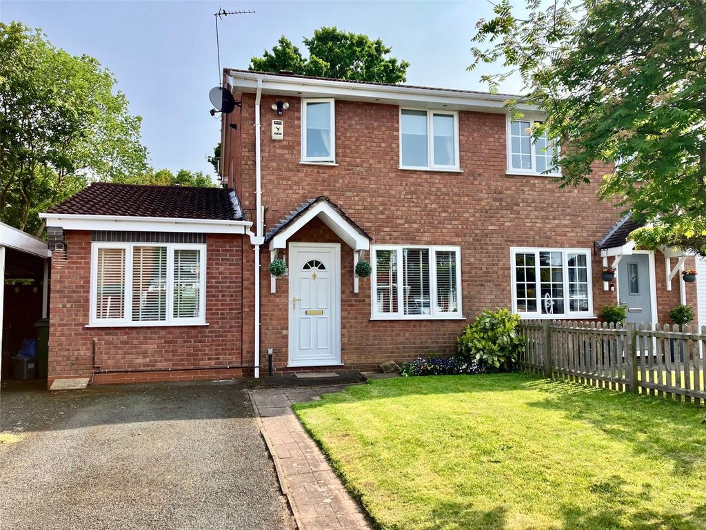 2 bed semidetached house for sale in Shutfield Road, Telford