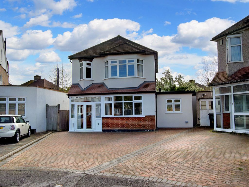 3 bed detached house for sale in Wydell Close, Morden SM4 Zoopla