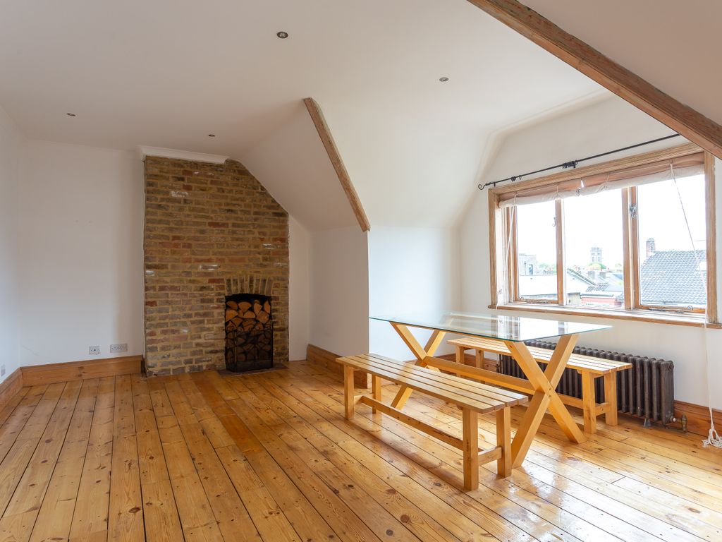 2 bed flat to rent in Kerrison Road, Ealing, Ealing W5 Zoopla