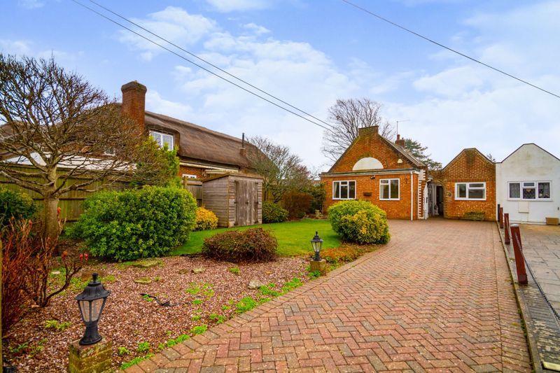 3 bed bungalow for sale in Ferring, Worthing, West Sussex BN12 Zoopla