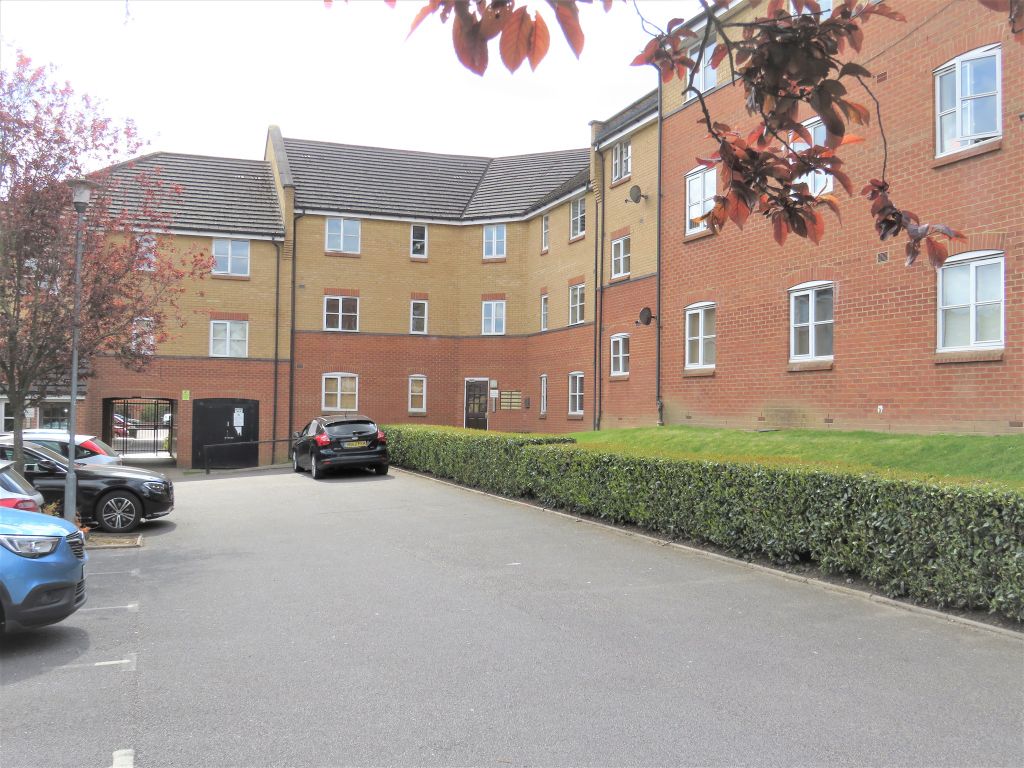 2 bed flat for sale in Plomer Avenue, Hoddesdon EN11 Zoopla