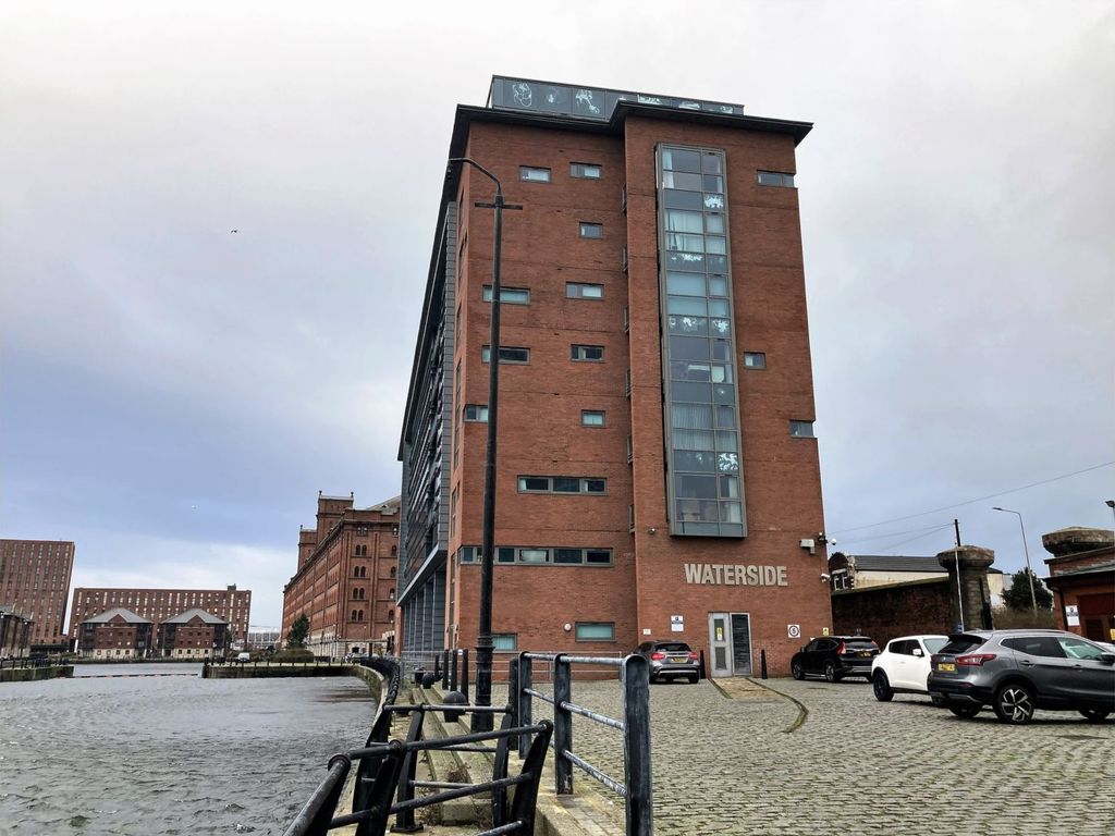 2 bed flat to rent in 10 William Jessop Way, Liverpool L3, £1,000 pcm