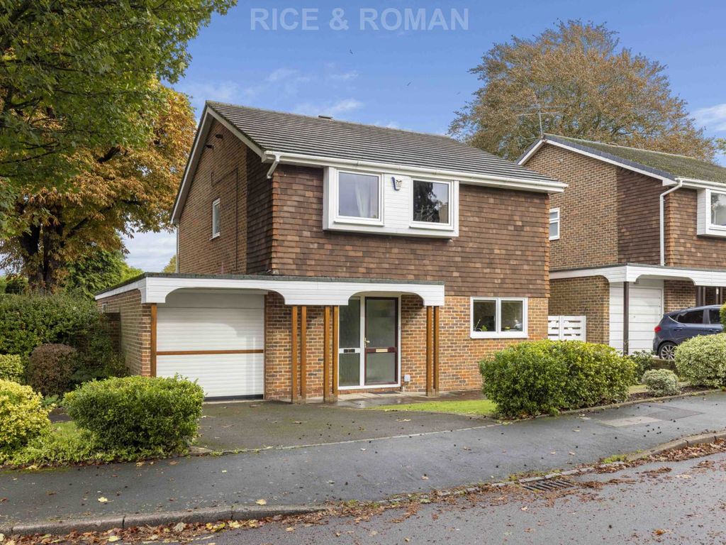 4 bed detached house for sale in Chartwell Place, Epsom KT18, £815,000