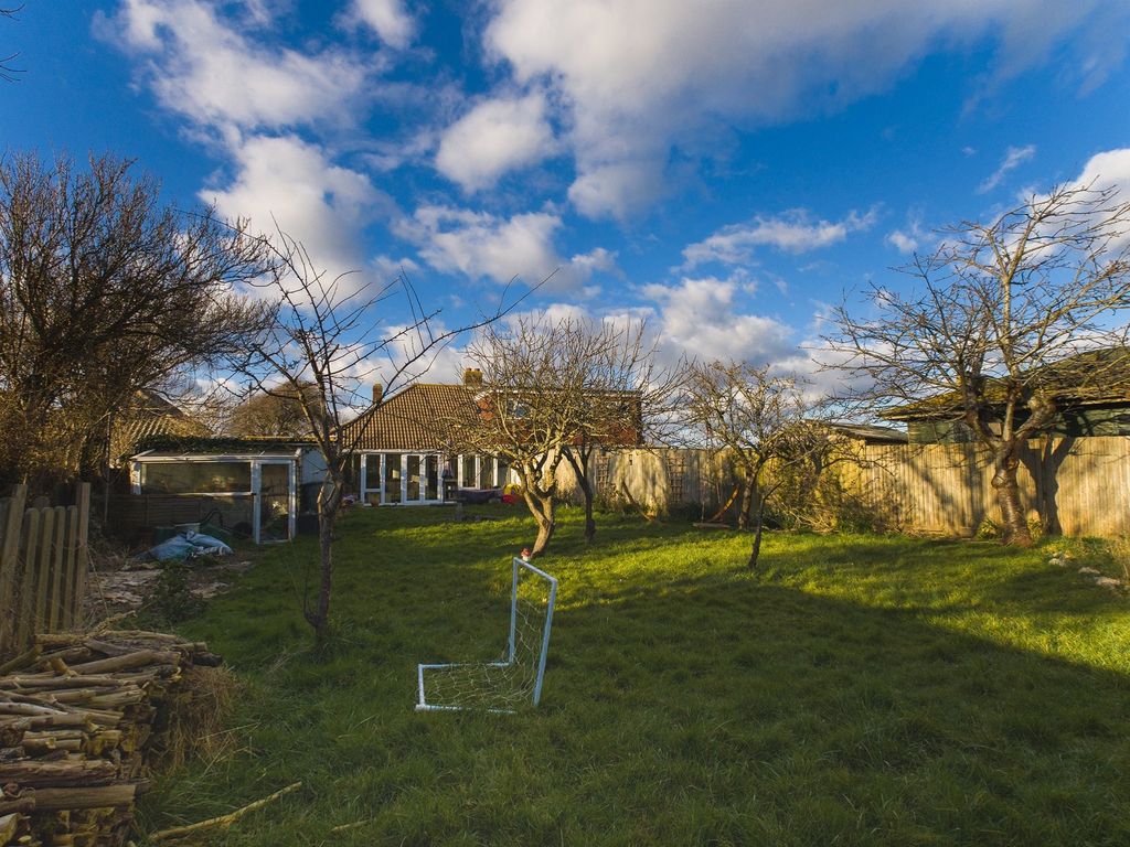 3 bed semidetached bungalow for sale in Orient Road, Lancing BN15 Zoopla