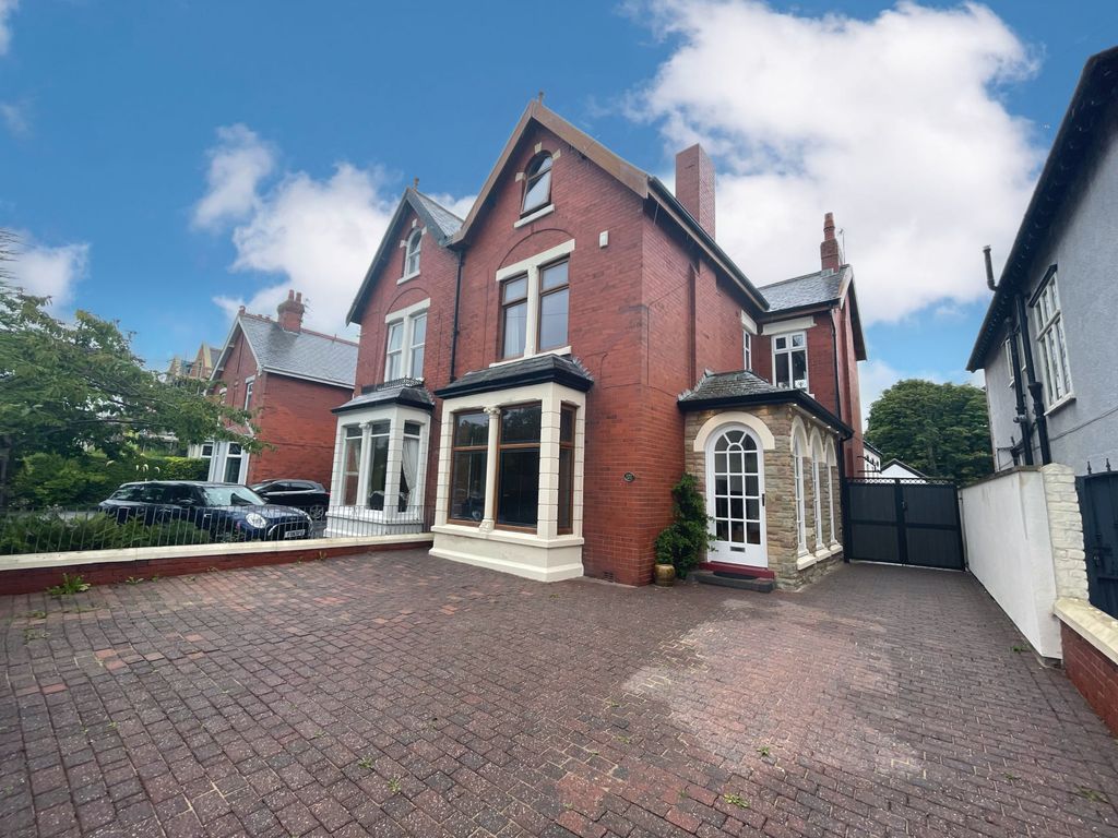 5 bed semidetached house for sale in Newton Drive, Stanley Park FY3, £