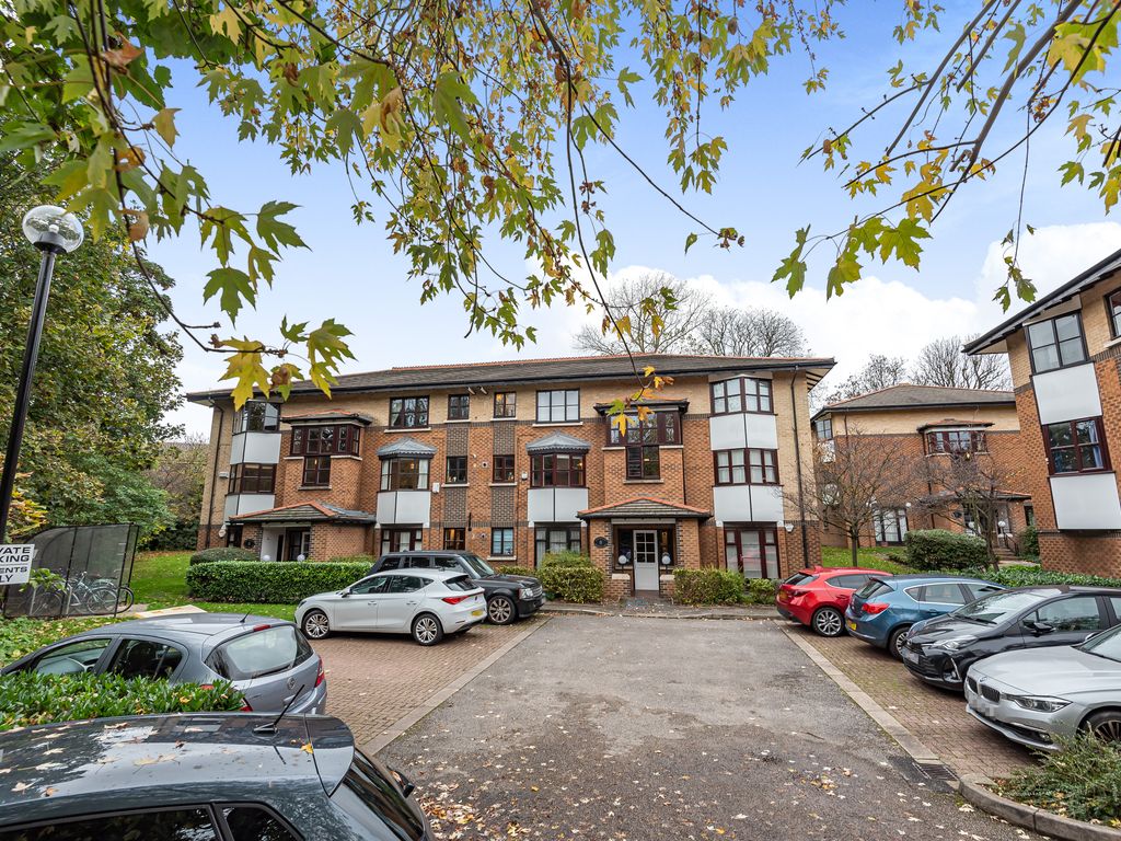 Halley Gardens, London SE13