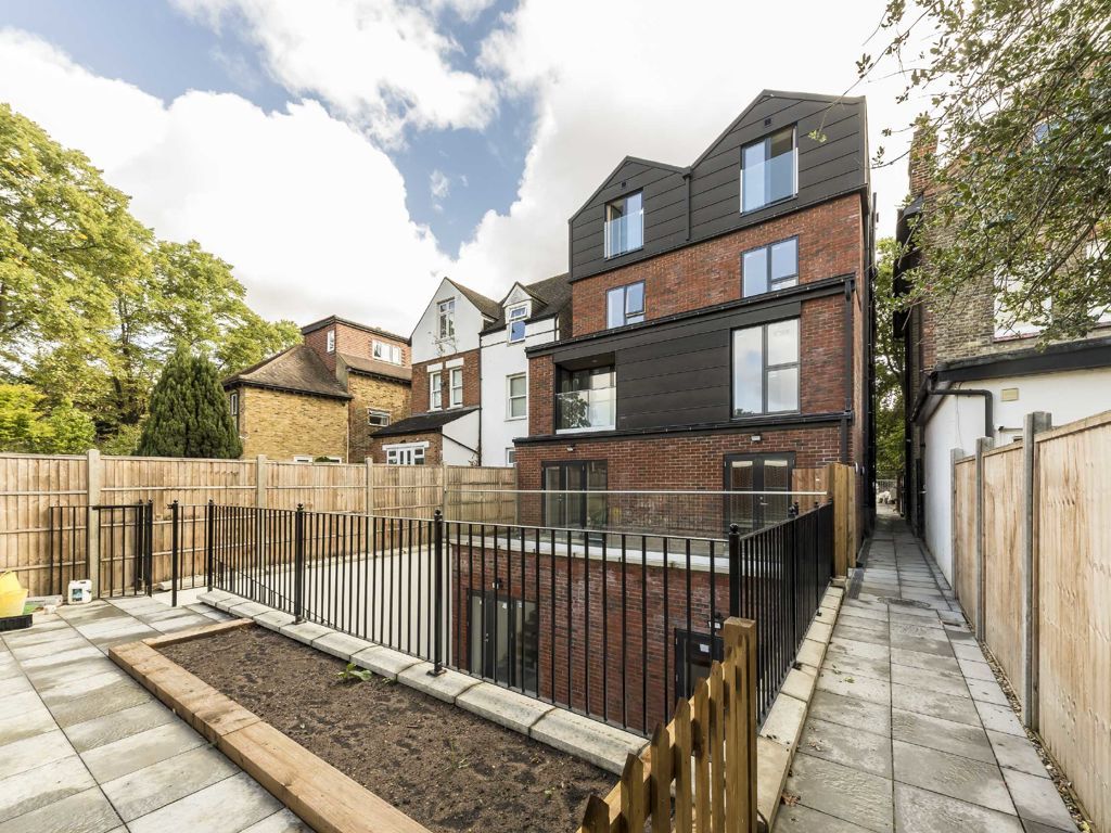 New home, 2 bed flat for sale in Conyers Road, London SW16, £575,000