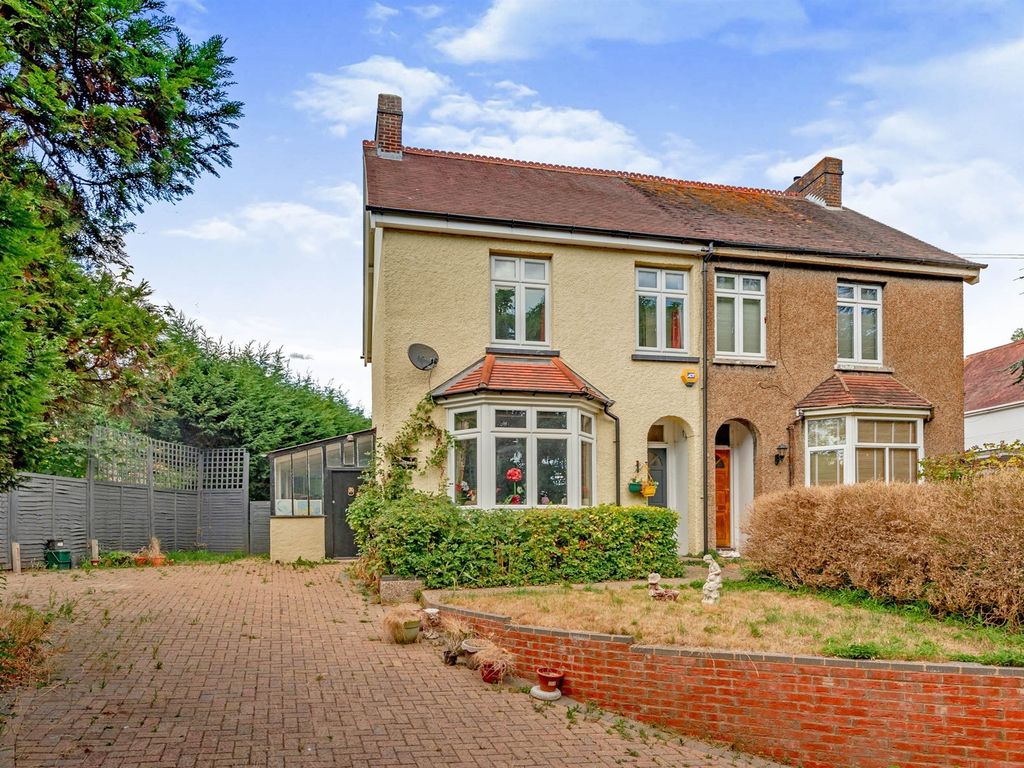 3 bed semidetached house for sale in Battlebridge Lane, Merstham