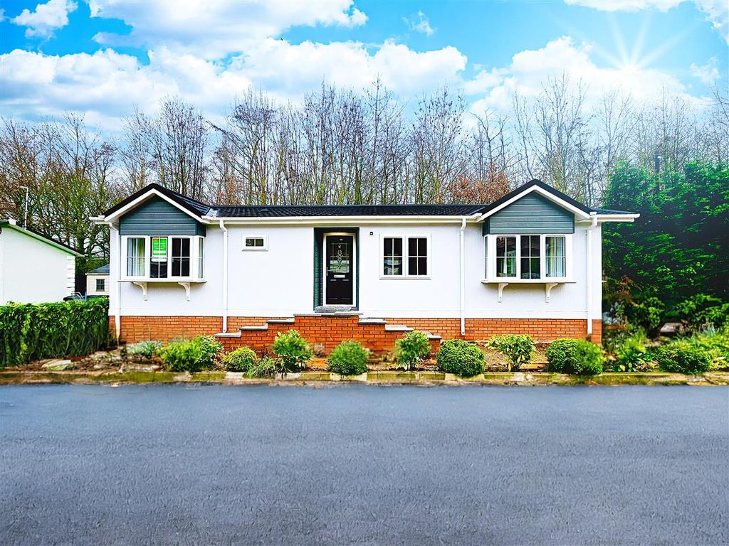 New home, 2 bed mobile/park home for sale in Whitney Park, Shortheath