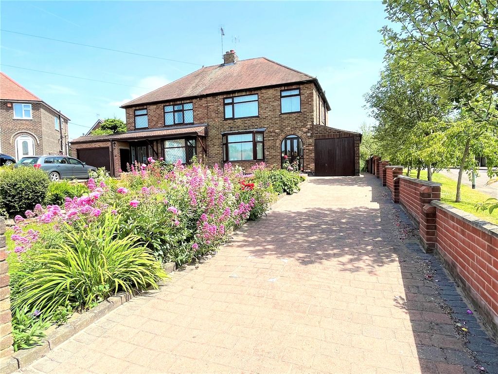 3 bed semidetached house for sale in St Helens Crescent, Trowell