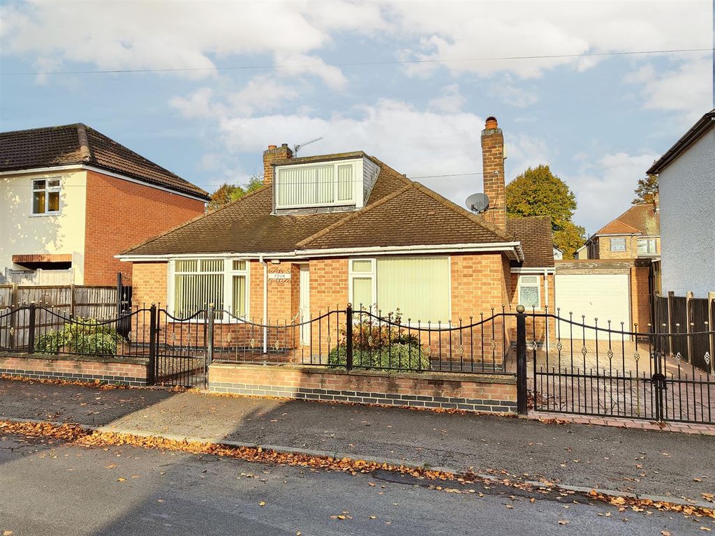 4 bed detached bungalow for sale in Marshall Hill Drive, Mapperley