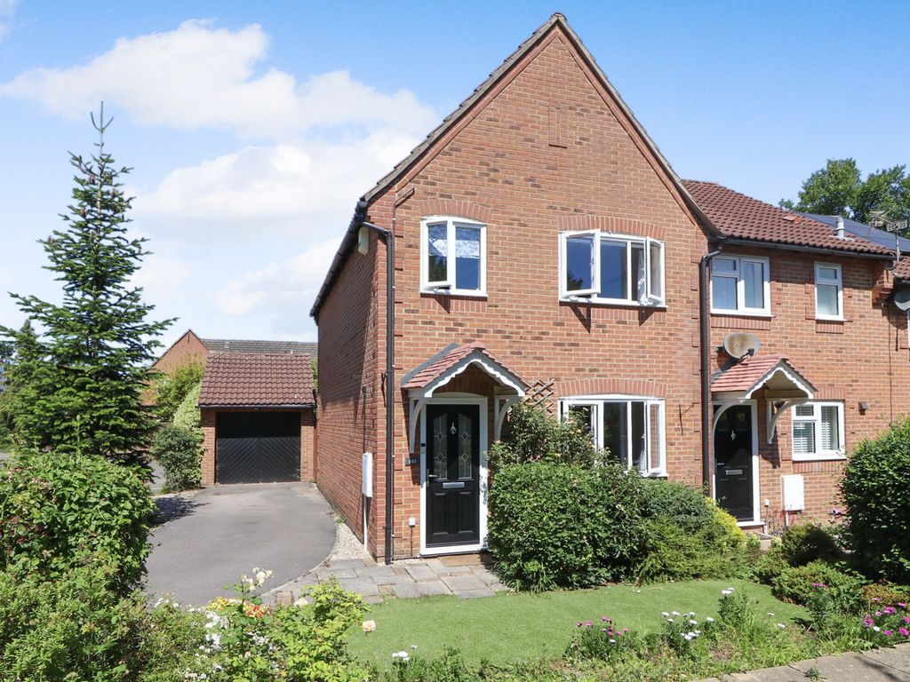 3 bed end terrace house for sale in Cheltenham Gardens, Hedge End