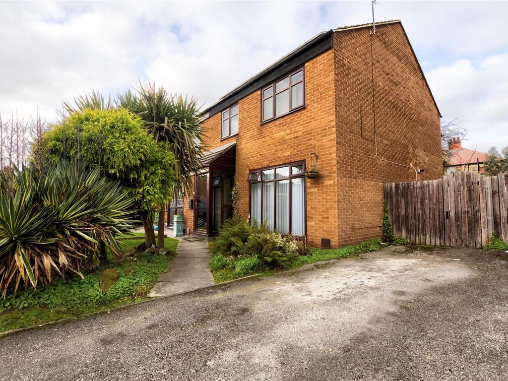 3 bed semidetached house for sale in Sharples Crescent, Crosby