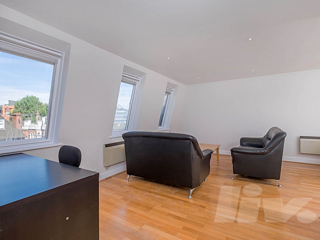 1 bed flat to rent in Marlborough House, Finchley Road, South Hampstead