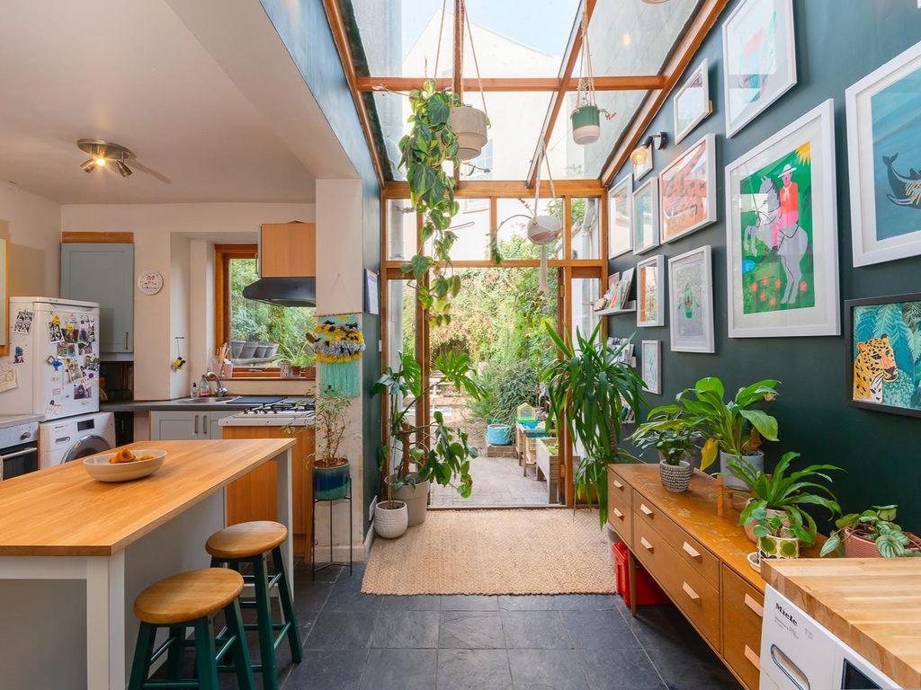 4 bed terraced house for sale in Upper Perry Hill, Southville, Bristol