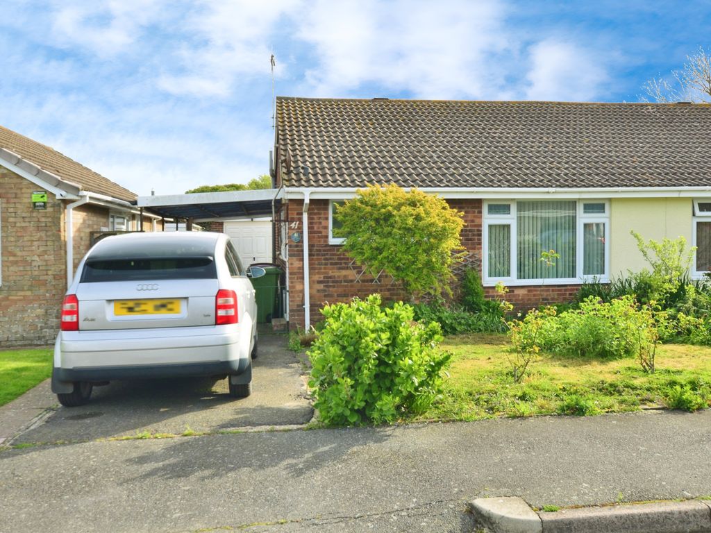 2 bed bungalow for sale in Copperfields, Lydd, Romney Marsh TN29, £