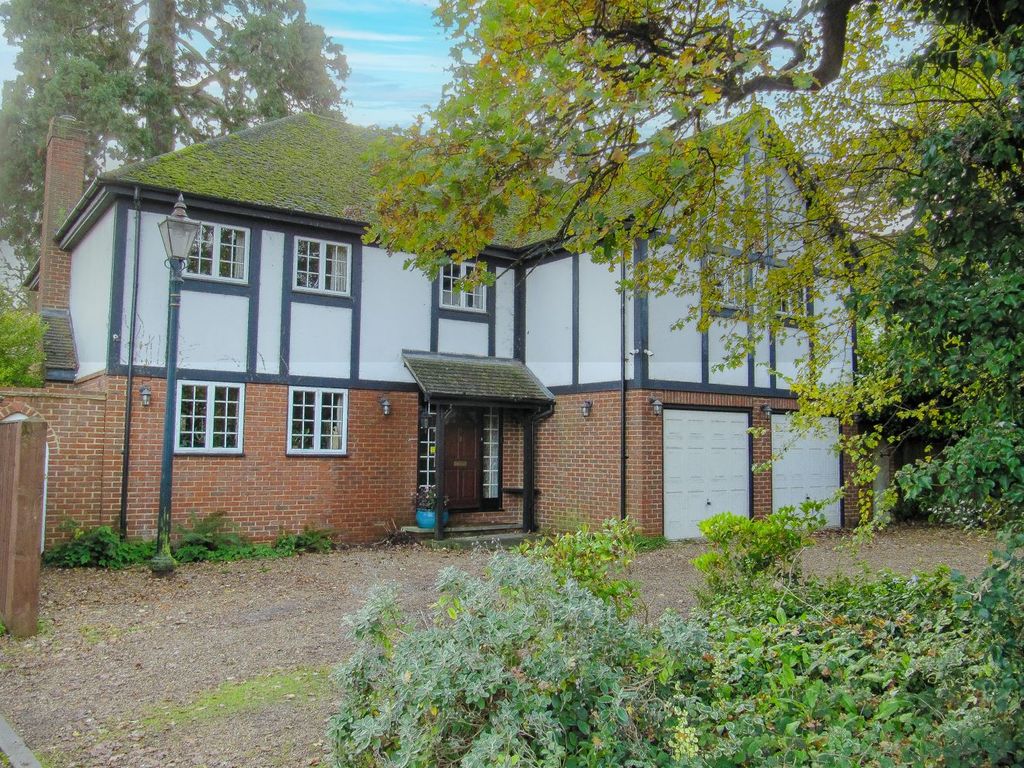 North Park, Iver SL0  