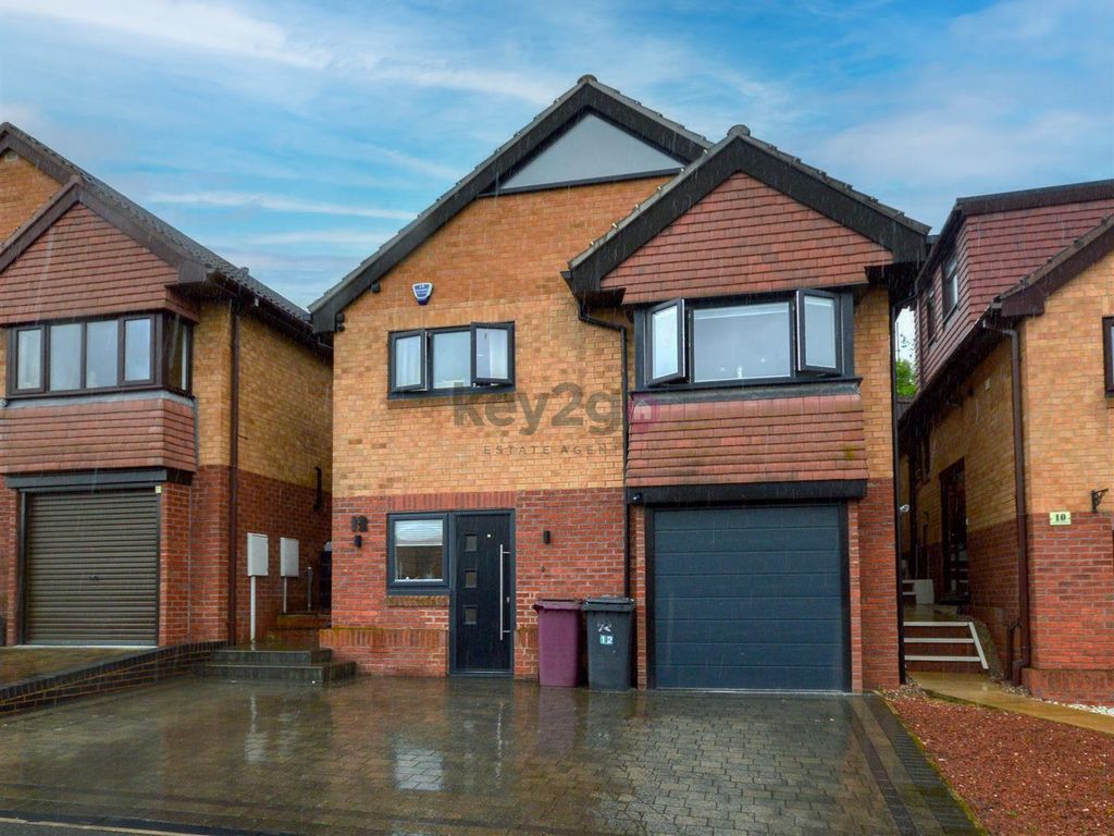 4 bed detached house for sale in Ivyside Gardens, Killamarsh, Sheffield