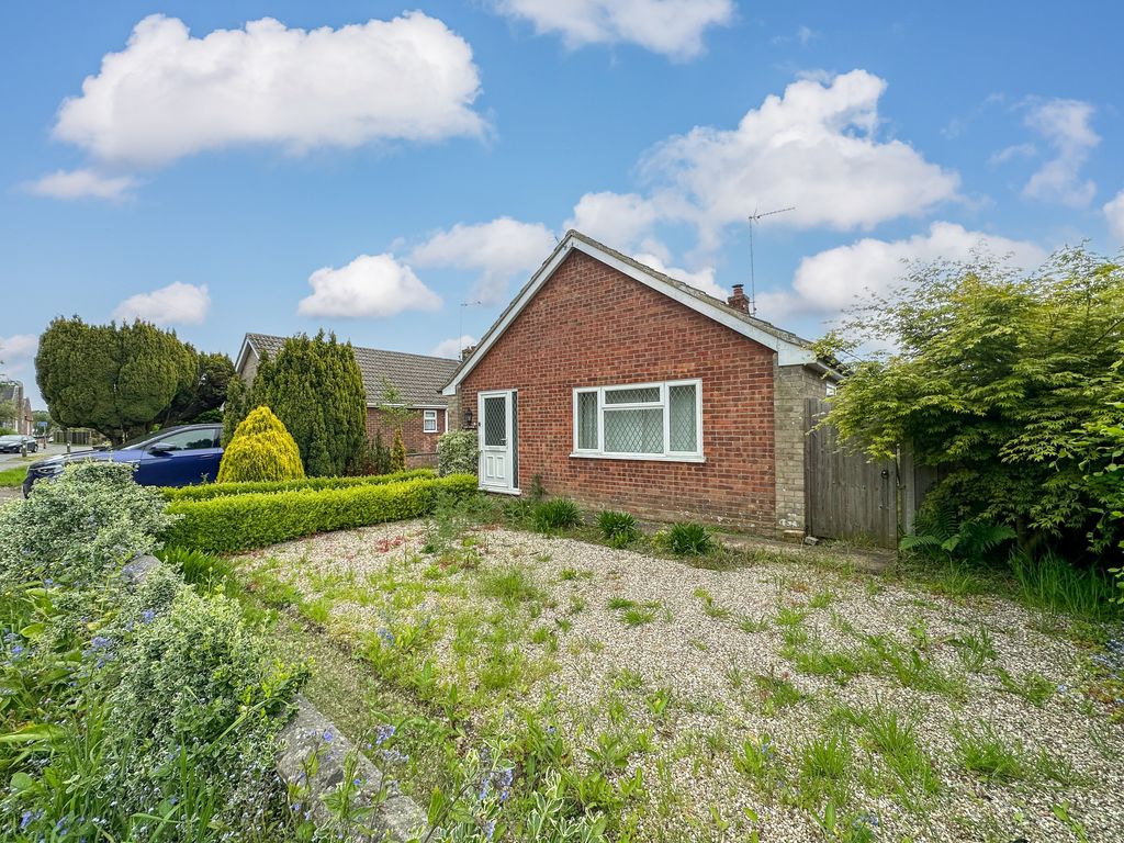 2 bed detached bungalow for sale in Black Street, WintertonOnSea, Great Yarmouth NR29 Zoopla