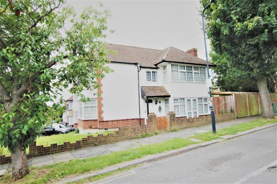 3 bed semidetached house to rent in Woodcock Hill, Kenton, Harrow HA3