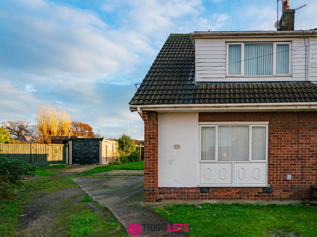 3 bed bungalow for sale in Blenheim Close, Hatfield, Doncaster DN7, £