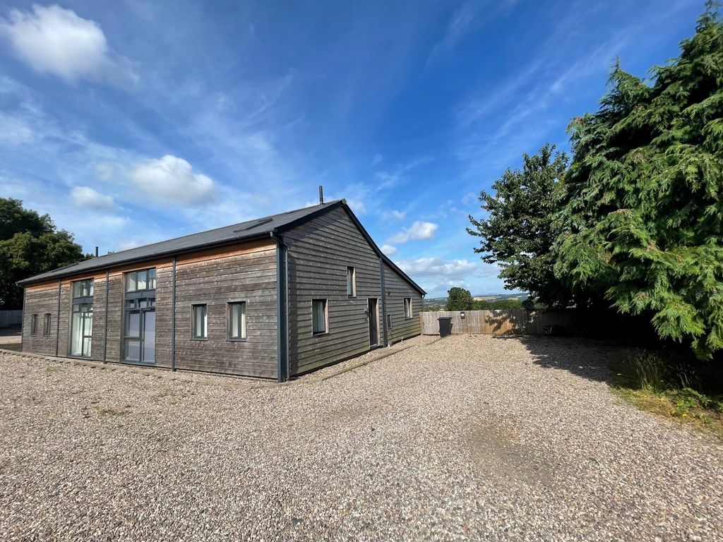 3 bed barn conversion to rent in Riddings Barns, Crossway Green DY13