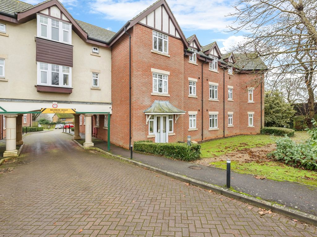 2 bed flat for sale in Welford Road, Northampton NN2, £169,995 Zoopla