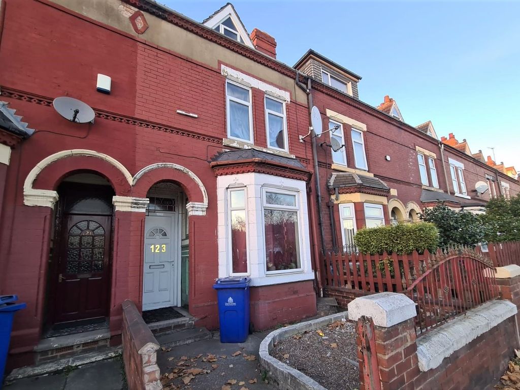 3 bed terraced house for sale in Carr House Road, Hyde Park DN1, £