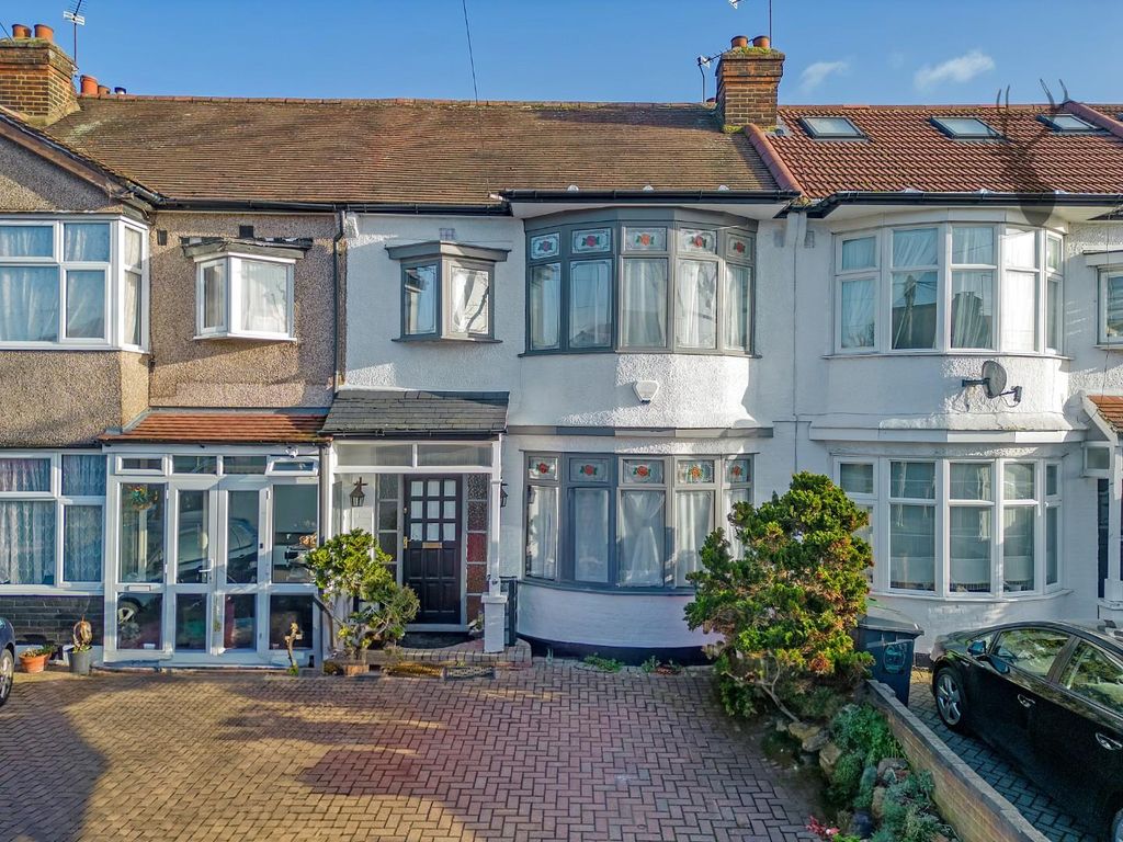 4 bed property for sale in Cherrydown Avenue, London E4, £530,000 Zoopla