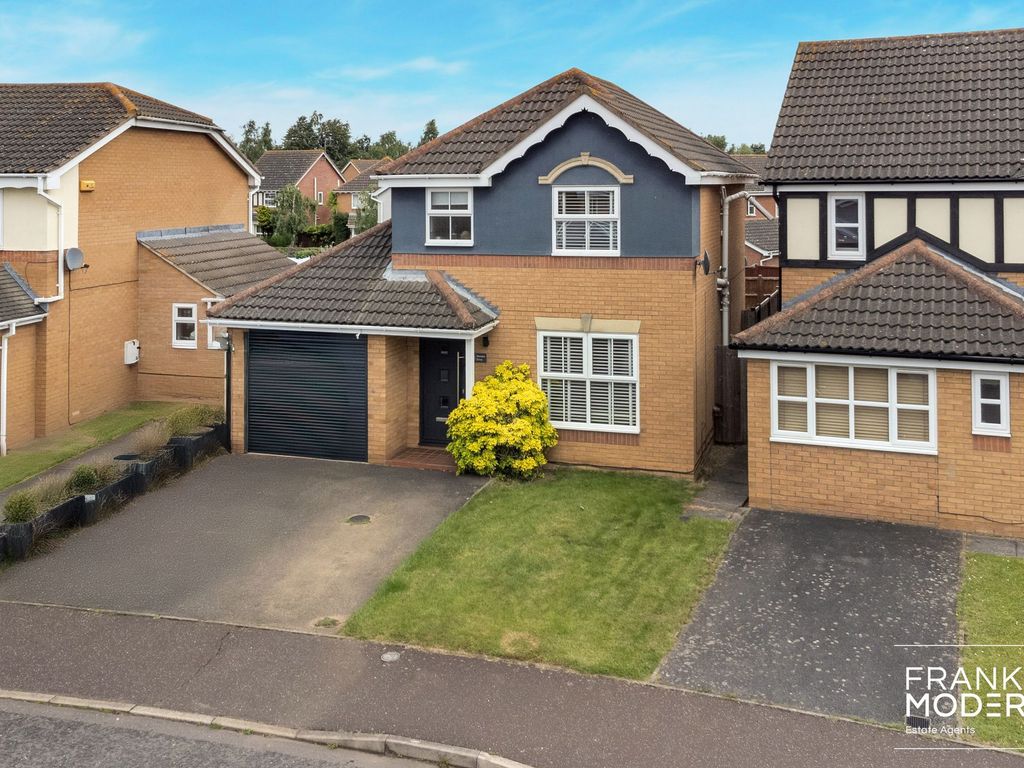 3 bed detached house for sale in Beeston Drive, Park Farm PE2, £280,000 Zoopla