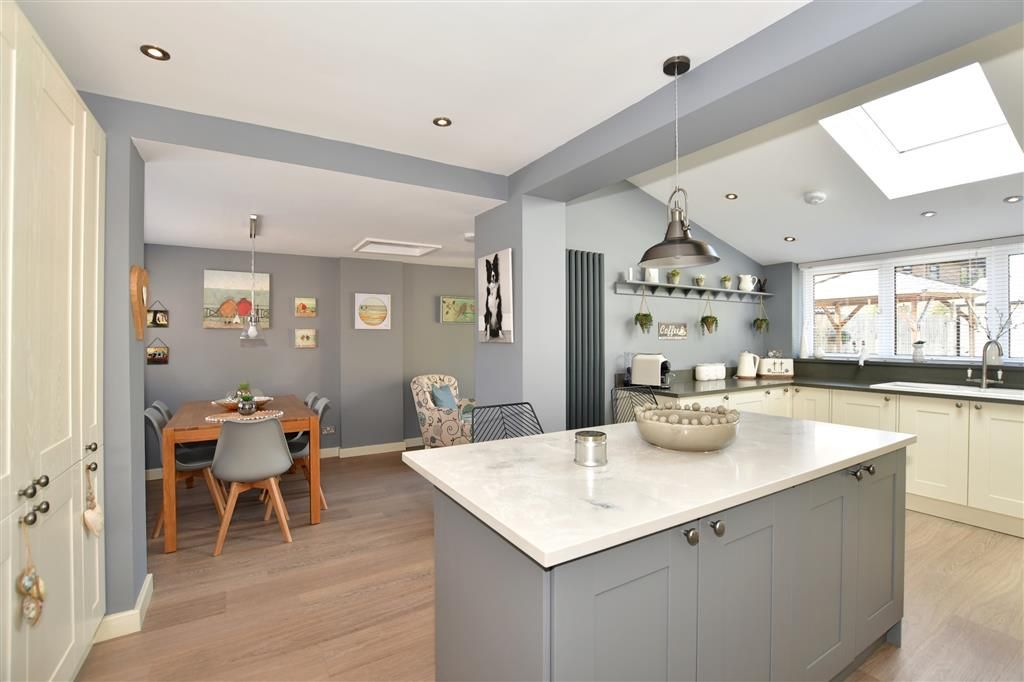 2 bed semidetached house for sale in Low Meadow, Halling, Kent ME2, £