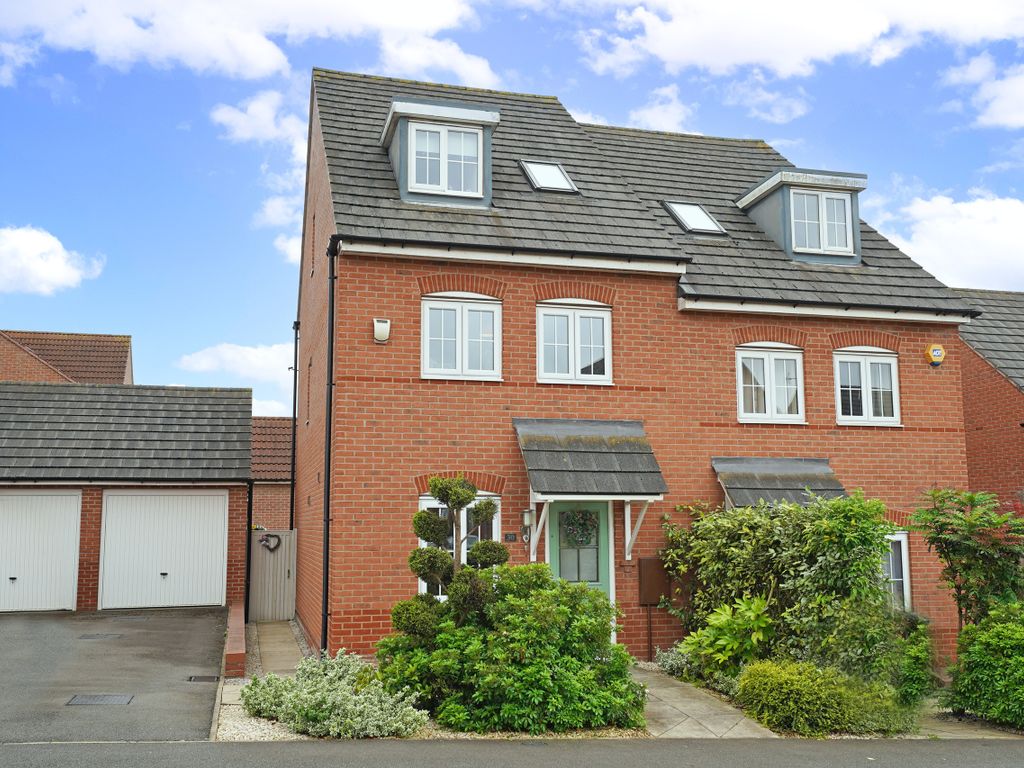 4 bed semidetached house for sale in Birch Lane, Glenfield, Leicester