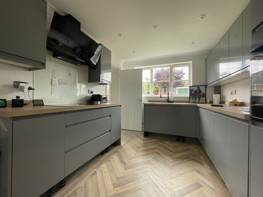 4 bed property to rent in Maidens Close, Thorpe St. Andrew, Norwich NR7