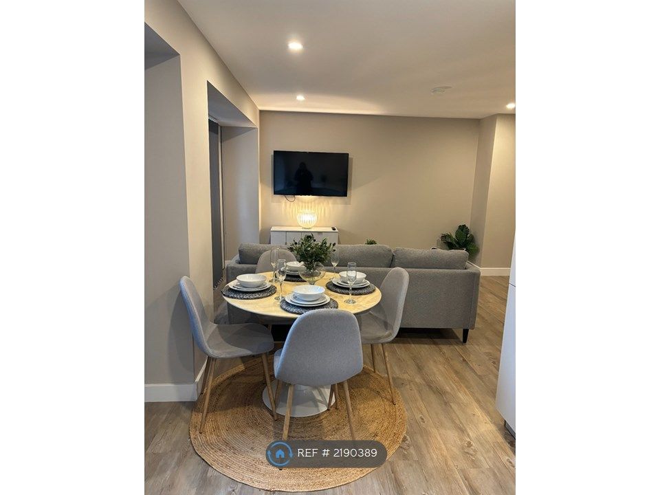 2 bed flat to rent in The Glass House, Hull HU1, £1,250 pcm Zoopla