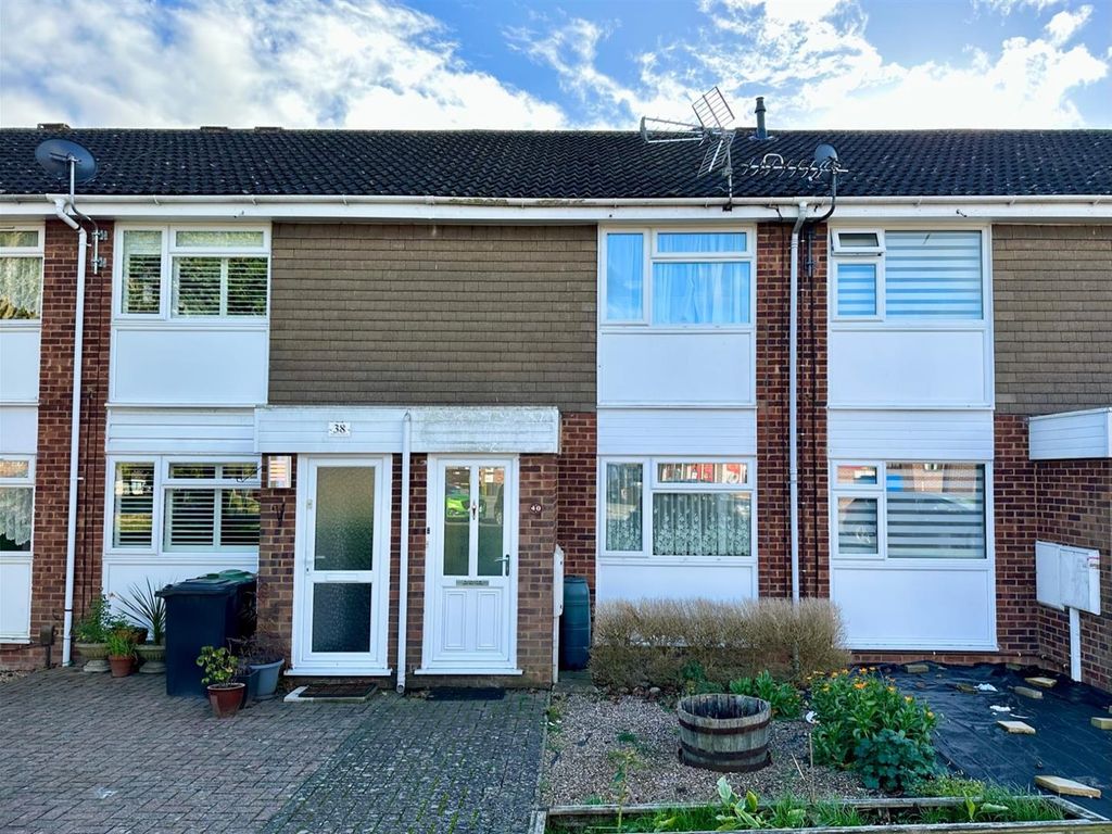 2 bed terraced house for sale in Freelands Road, Snodland ME6, £250,000