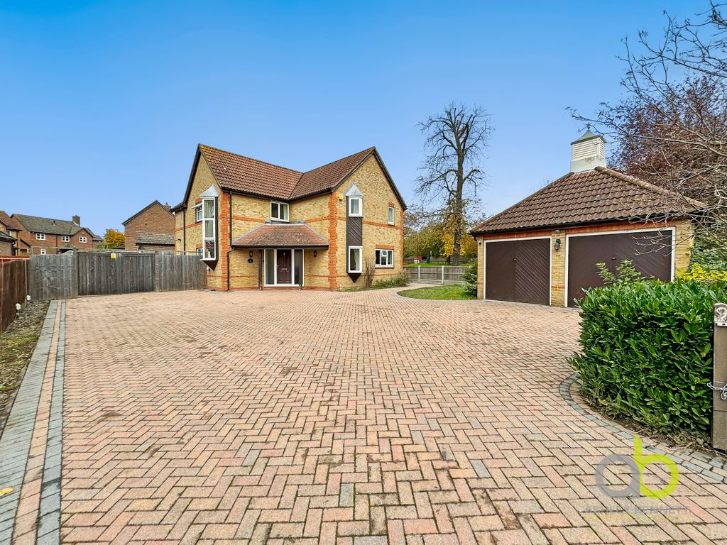 4 bed detached house for sale in Moss Bank, Meesons Lane, Grays RM17, £