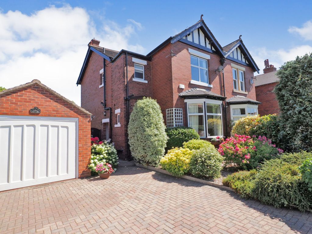 3 bed semidetached house for sale in Castle Road, Sandal, Wakefield