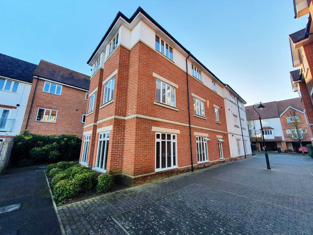 2 bed flat for sale in Westwood Drive, Canterbury CT2, £66,250 Zoopla