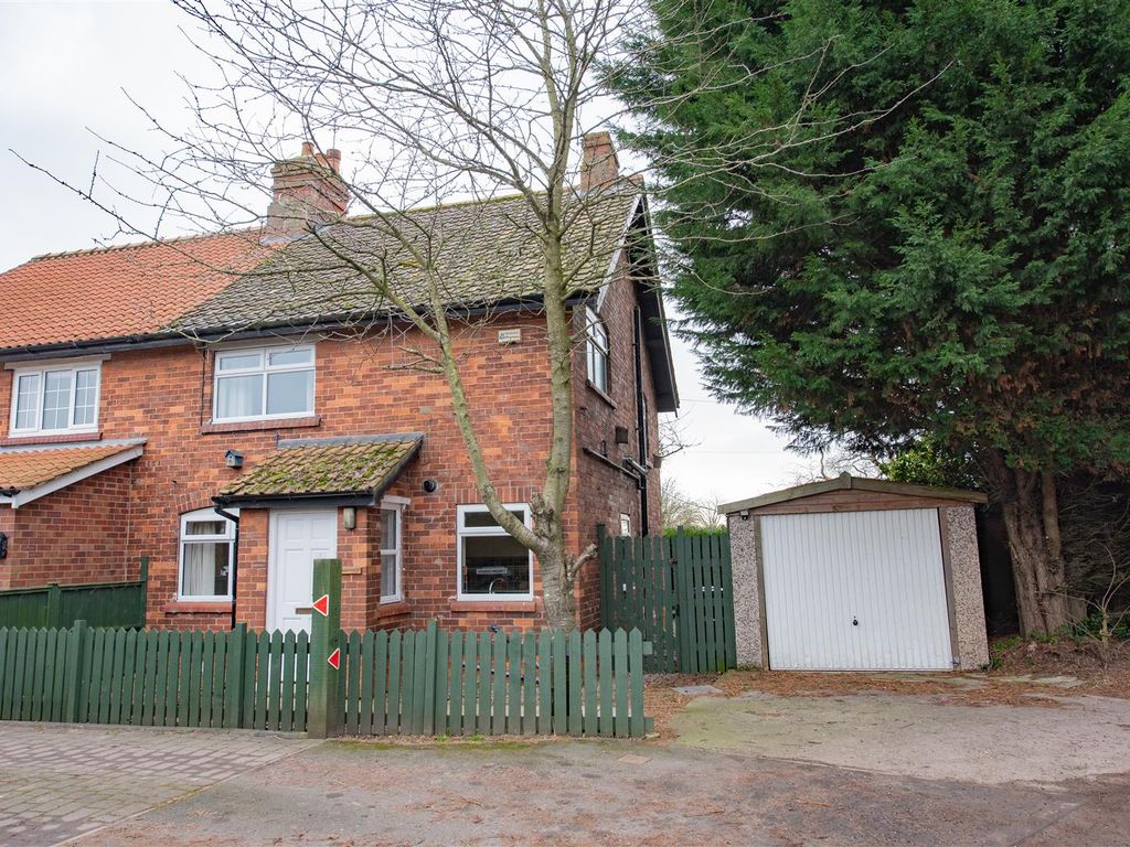 2 bed semidetached bungalow for sale in Murton Way, Osbaldwick, York