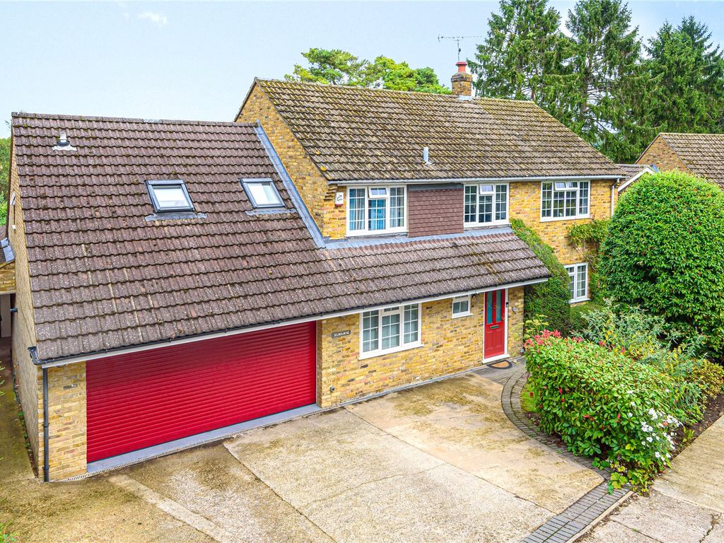 5 bed detached house for sale in Deer Mead, Little Kingshill, Great