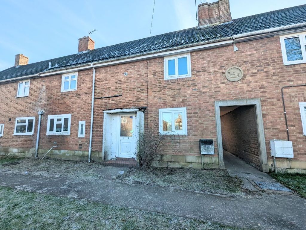 4 bed terraced house for sale in 16 The Circle Dilton Marsh, Westbury