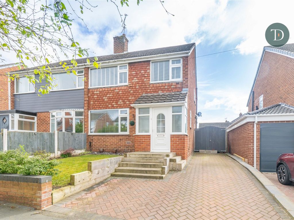 3 bed semidetached house for sale in Windways, Little Sutton