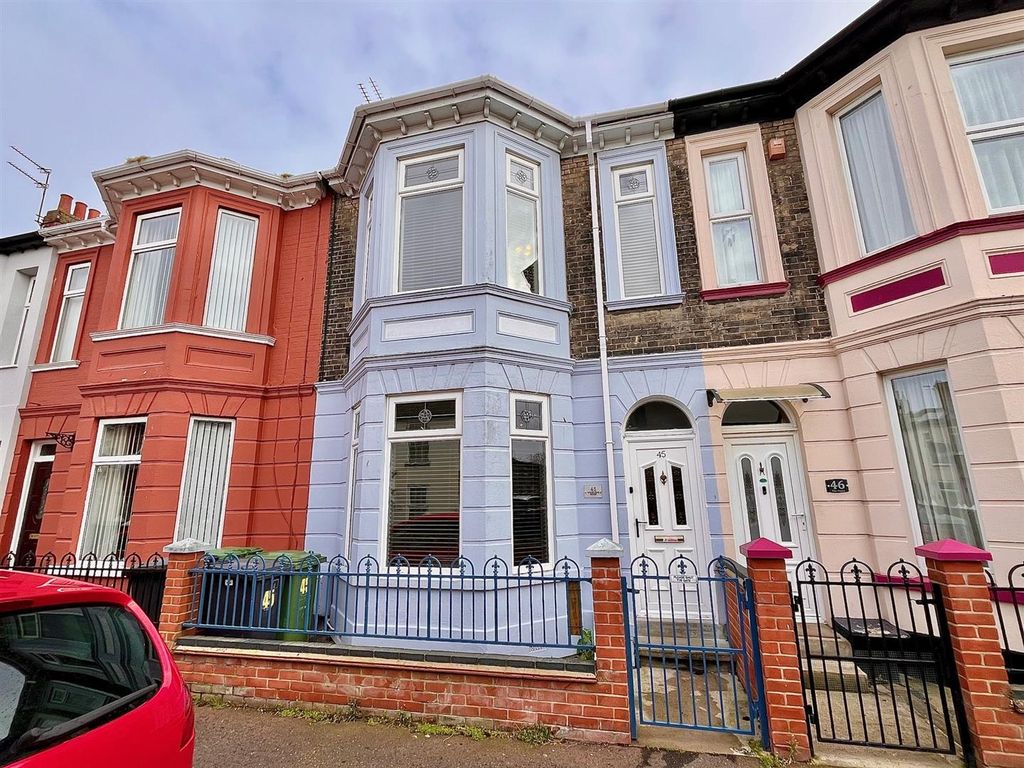 2 Bed Terraced House For Sale In Havelock Road Great Yarmouth Nr30 £