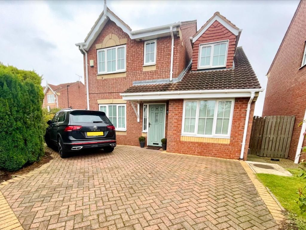 4 bed detached house for sale in Pipering Lane, Scawthorpe, Doncaster